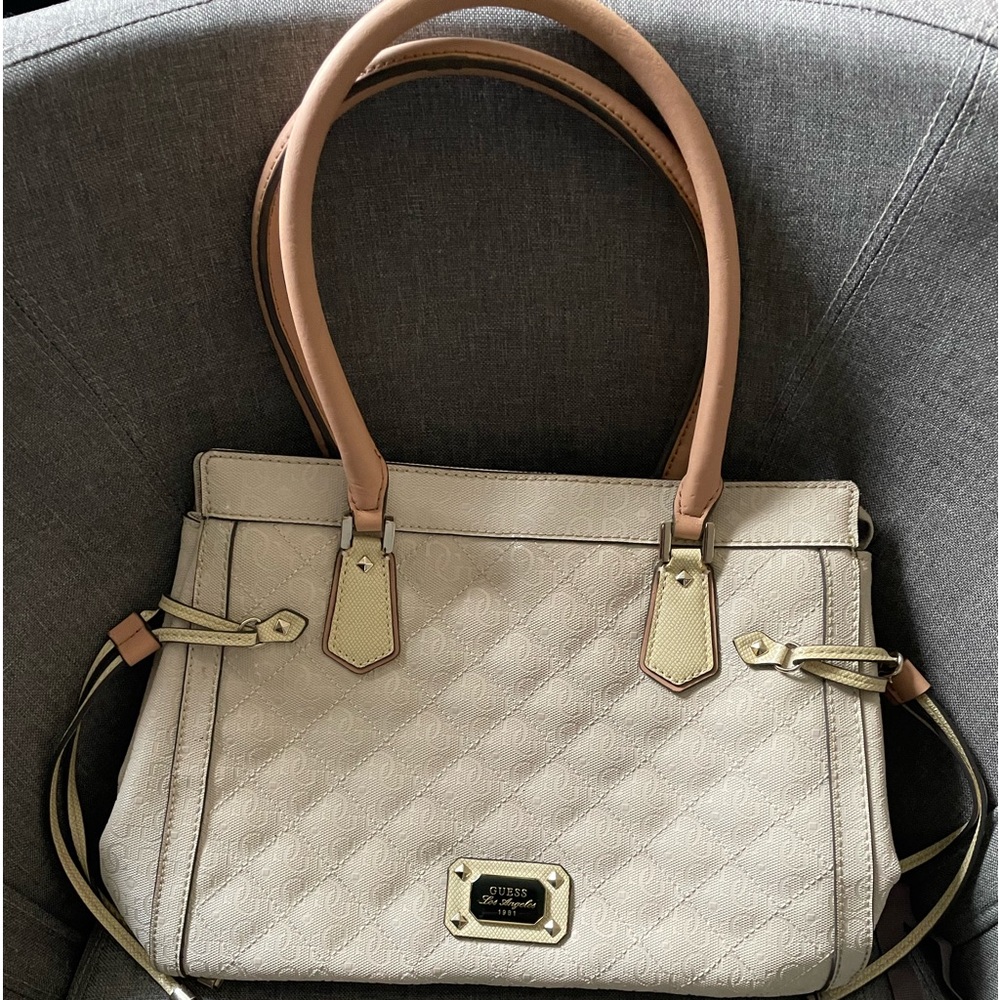 Guess Handbag 👜